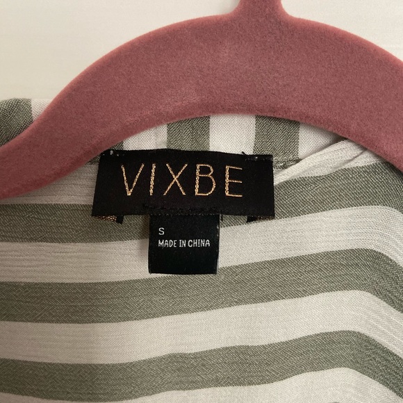 Vixbe button blouse - new without tags! - Picture 2 of 2